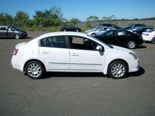 Nissan Sentra 2010 photo 1