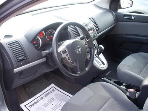 Nissan Sentra 2010 photo 2