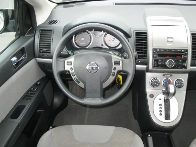 Nissan Sentra 2010 photo 5
