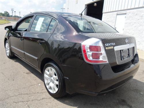 Nissan Sentra 2010 photo 2