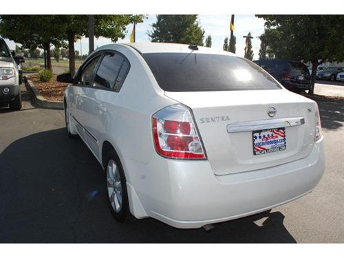 Nissan Sentra 2010 photo 2