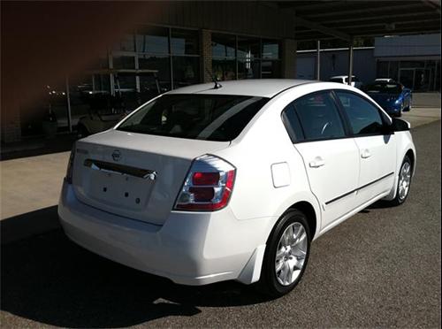 Nissan Sentra 2010 photo 4
