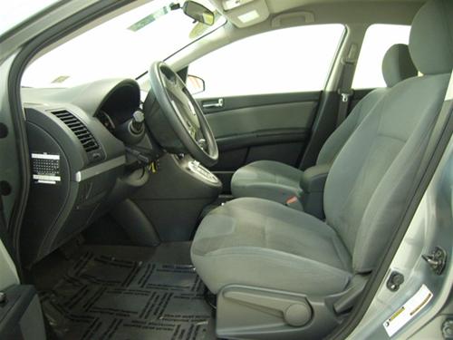 Nissan Sentra 2010 photo 2