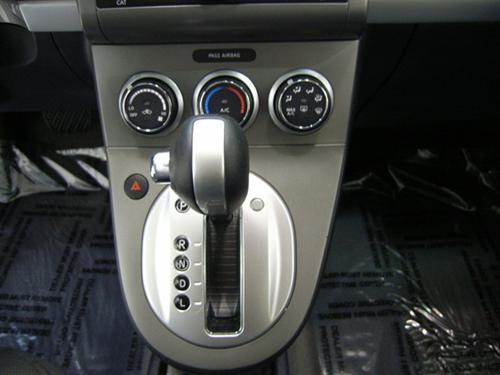 Nissan Sentra 2010 photo 4