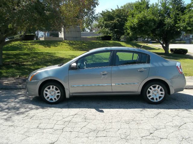 Nissan Sentra 4matic 4dr 3.5L AWD SUV Sedan