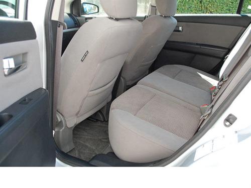 Nissan Sentra 2010 photo 2