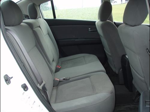 Nissan Sentra 2010 photo 4