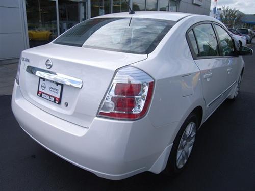 Nissan Sentra 2010 photo 1