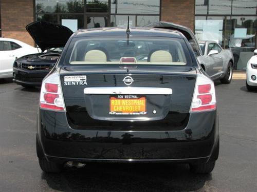 Nissan Sentra 2010 photo 2