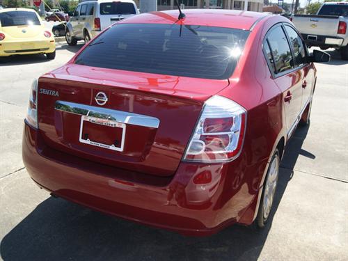 Nissan Sentra 2010 photo 2