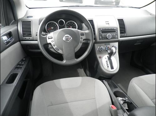 Nissan Sentra 2010 photo 2