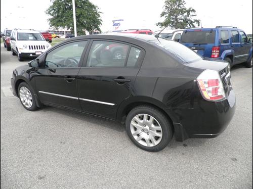 Nissan Sentra 2010 photo 3
