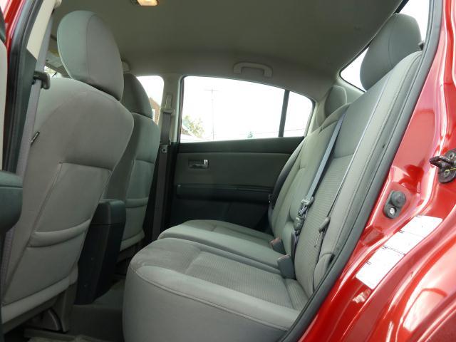 Nissan Sentra 2010 photo 1