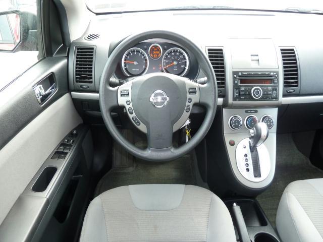 Nissan Sentra 2010 photo 2