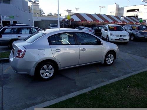 Nissan Sentra 2010 photo 1