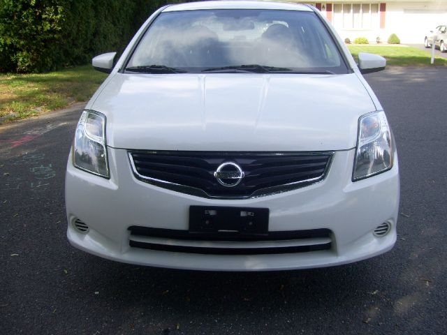 Nissan Sentra 2010 photo 1