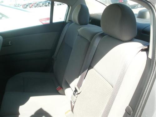 Nissan Sentra 2010 photo 2