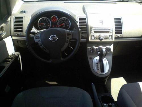 Nissan Sentra 2010 photo 4