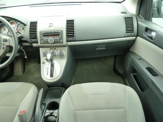 Nissan Sentra 2010 photo 4