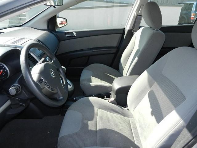 Nissan Sentra 2010 photo 2
