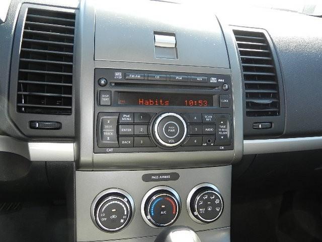 Nissan Sentra 2010 photo 3