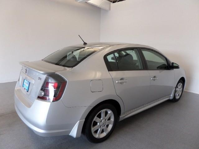 Nissan Sentra 2010 photo 4