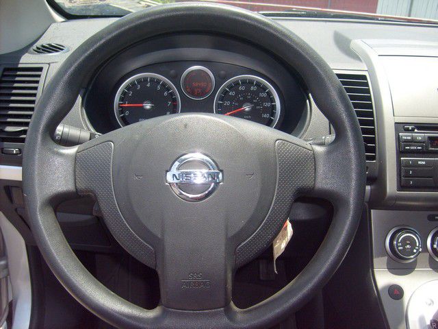 Nissan Sentra 4matic 4dr 3.5L AWD SUV Sedan