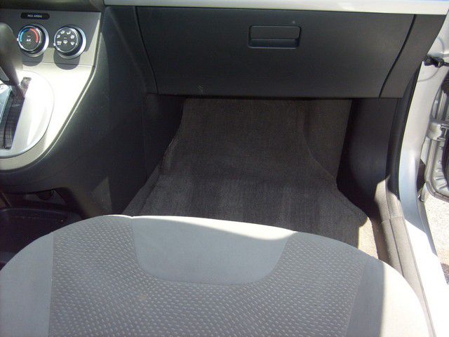 Nissan Sentra 2010 photo 15