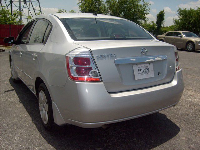 Nissan Sentra 2010 photo 33