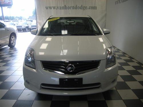 Nissan Sentra 2010 photo 1