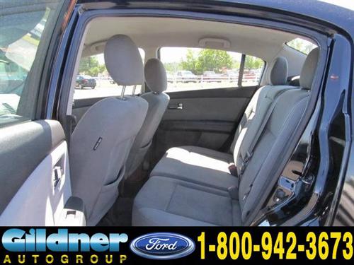 Nissan Sentra 2010 photo 3