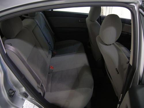 Nissan Sentra 2010 photo 2