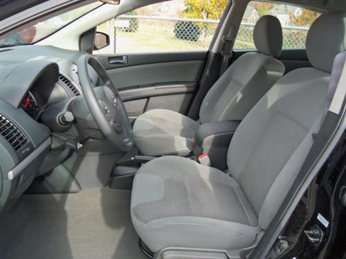 Nissan Sentra 2010 photo 2