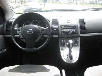 Nissan Sentra 2010 photo 4