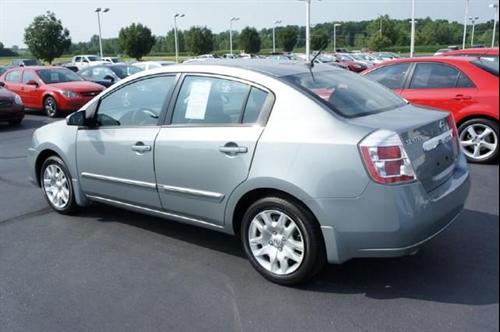 Nissan Sentra 2010 photo 3