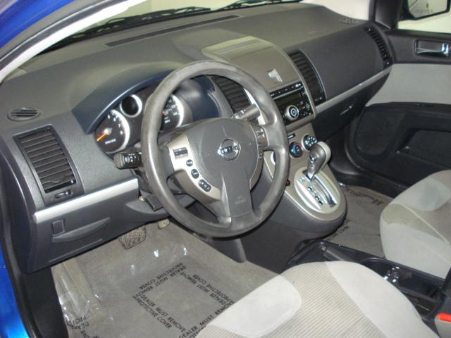 Nissan Sentra 2010 photo 3