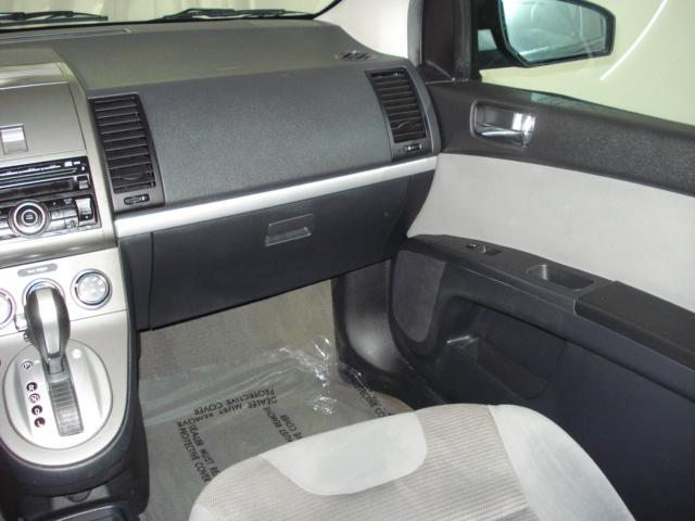 Nissan Sentra 2010 photo 5