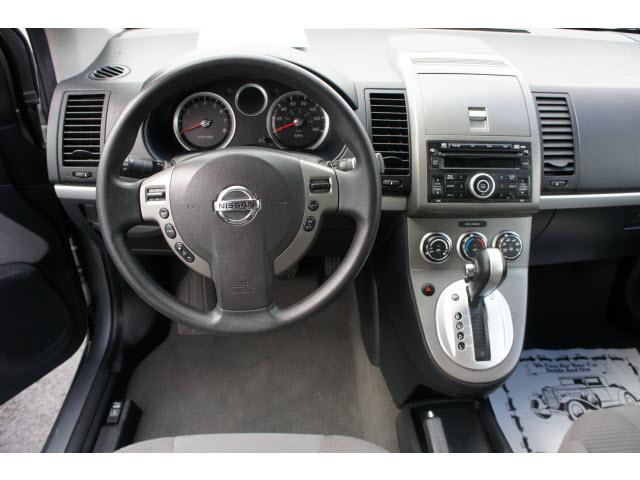 Nissan Sentra 2010 photo 3