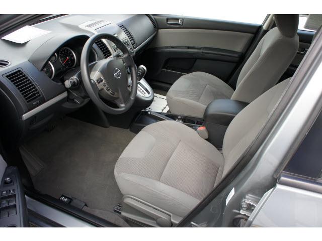Nissan Sentra 2010 photo 4