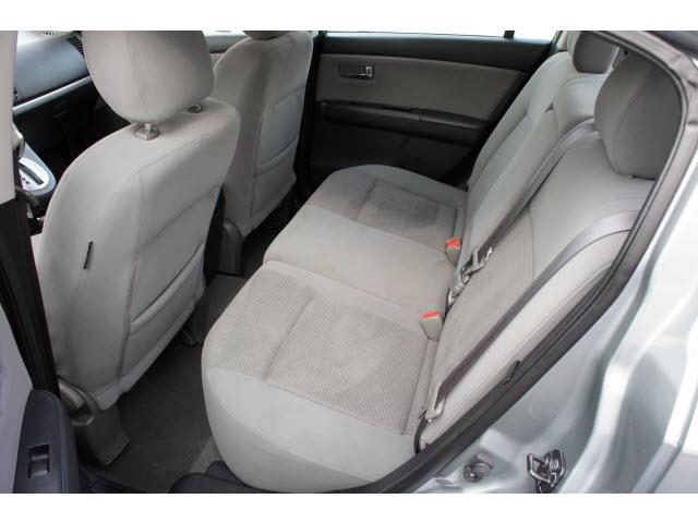 Nissan Sentra 2010 photo 5