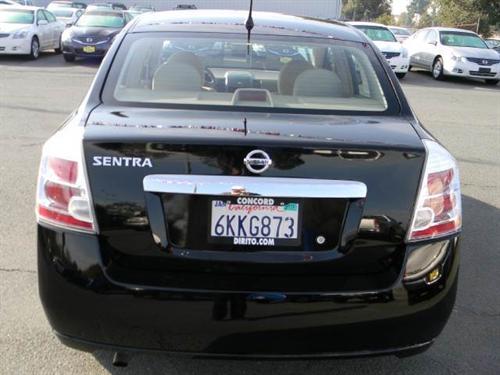 Nissan Sentra 2010 photo 3