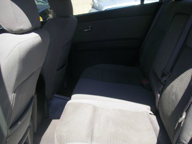 Nissan Sentra 4matic 4dr 3.5L AWD SUV Sedan