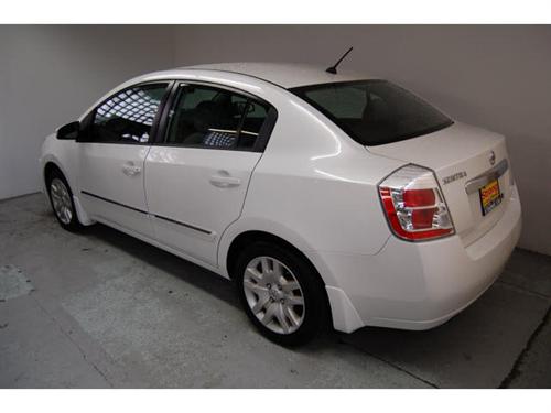 Nissan Sentra 2010 photo 2