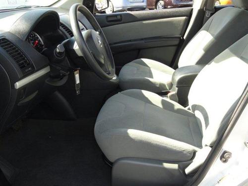 Nissan Sentra 2010 photo 2