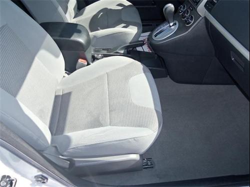 Nissan Sentra 2010 photo 2