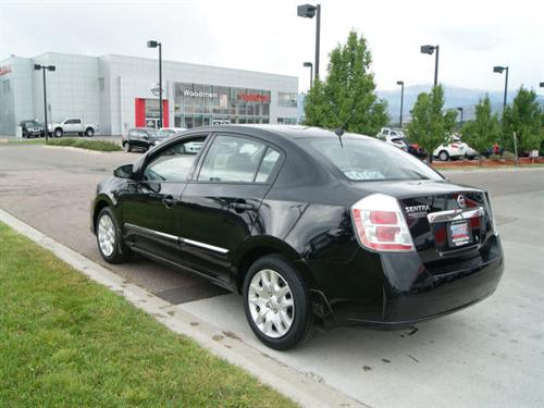 Nissan Sentra 2010 photo 3