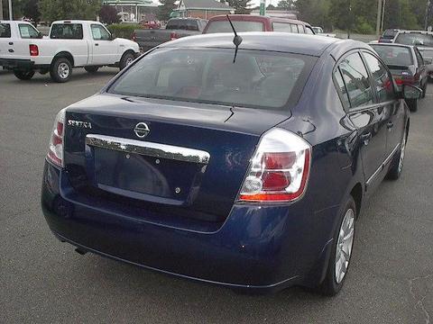 Nissan Sentra 2010 photo 1