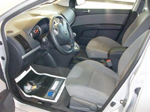 Nissan Sentra 2010 photo 1