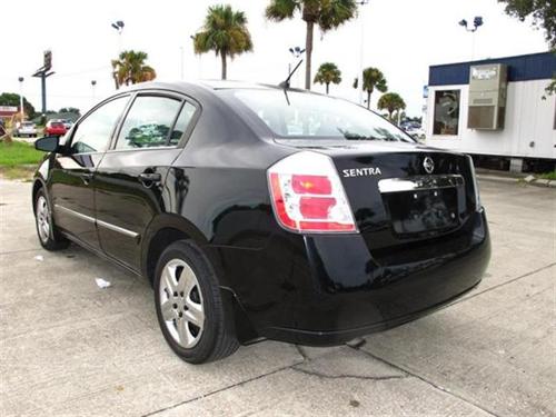 Nissan Sentra 2010 photo 2