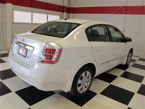Nissan Sentra 2010 photo 1